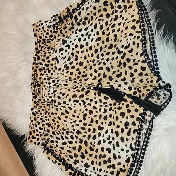 Tinibikini Leopard Print Bikini Coverup Shorts in Excellent Condition, Size L - Picture 2 of 10